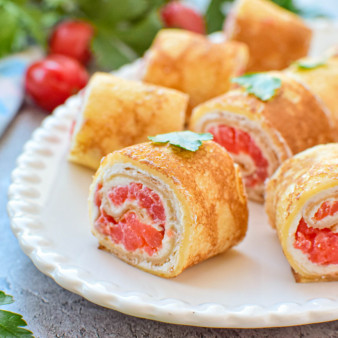 Блинные рулеты с рыбой