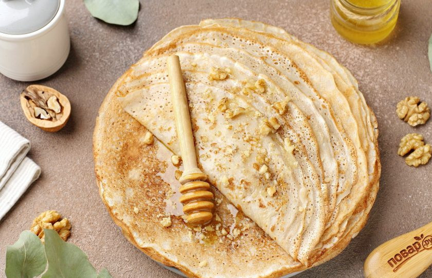 1. Этап. Блинчики на минералке: Блинчики на минералке готовы. Подавайте их с мёдом, вареньем или сметаной. Приятного аппетита!