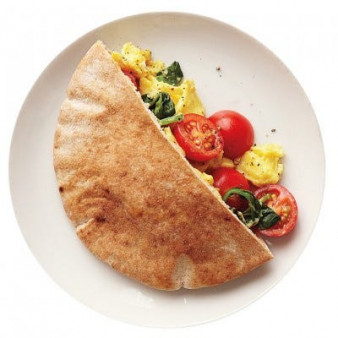 Scrambled Eggs with Spinach and Tomatoes