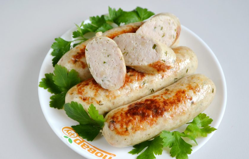 1. Этап. Французские колбаски Буден Бланк: 11. Готовые колбаски по желанию можно обжарить на гриле или в жиру на сковороде.