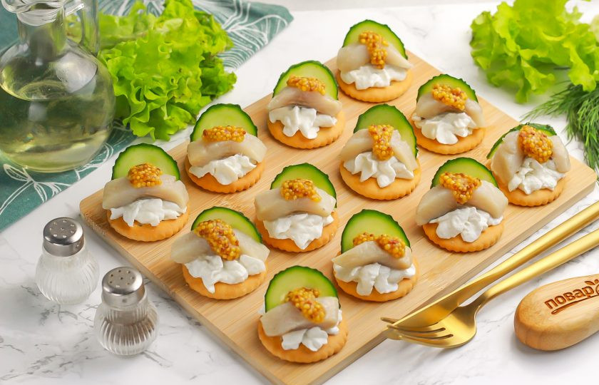 1. Этап. Крекеры закусочные: Крекеры закусочные готовы к подаче! Не забудьте про напитки. Приятного вам аппетита!