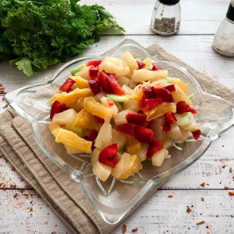 Салат с ананасами и апельсинами