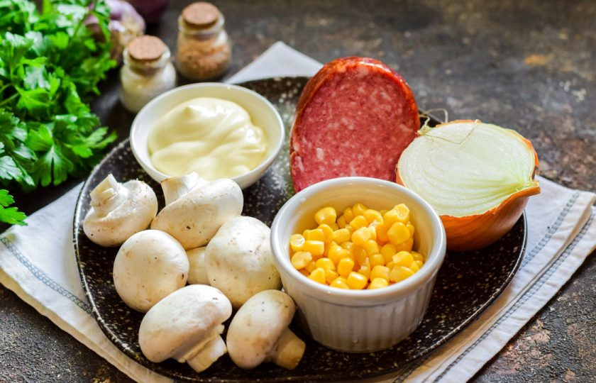 1. Этап. Салат Соренто: Подготовьте все ингредиенты.