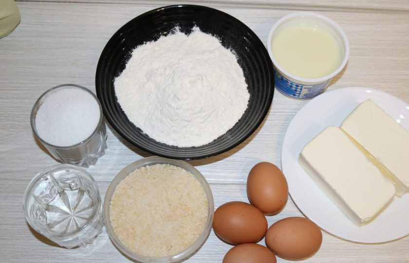 1. Этап. Кокосовый Наполеон: Подготовьте ингредиенты.