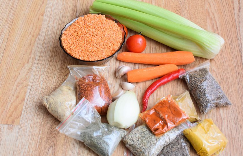 1. Этап. Суп из чечевицы «Масурдал»: Подготовьте необходимые ингредиенты.