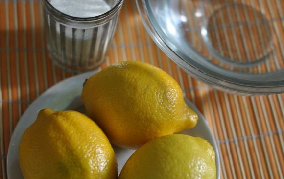 1. Этап. Лимонад из лимона: Лимоны требуется хорошо вымыть теплой водой и обсушить.