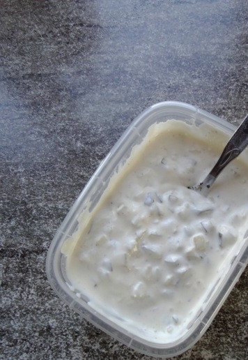 1. Этап. Хот-дог-гриль с картофелем пай: Можно поперчить соус.