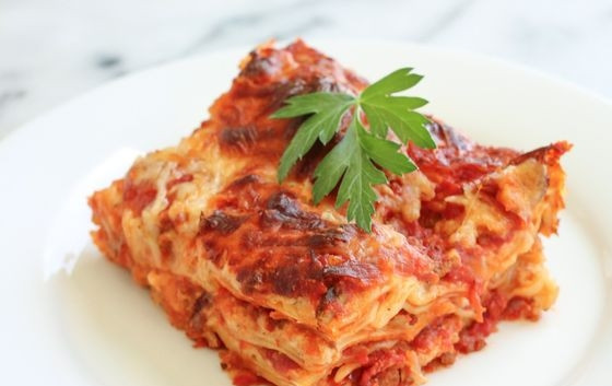 1. Этап. Вкусная лазанья: Запекайте лазанью 30-40 минут в духовке при 200 градусах. Прекрасное блюдо готово! Приятного аппетита!