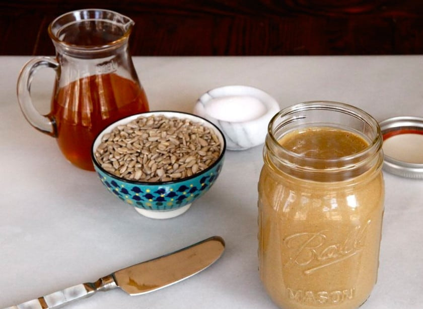 1. Этап. Подсолнечная паста: 4. Храните подсолнечную пасту в закрытой банке в холодильнике. Приятной дегустации!