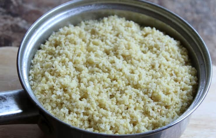 1. Этап. Пирог из пшенной каши: 1. Отварную пшенную кашу отставьте в сторону для остывания (отварите ее в кипящей воде в соотношении 1:2).