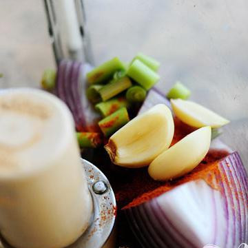 1. Этап. Утка карри по-тайски: ... очищенный чеснок ...