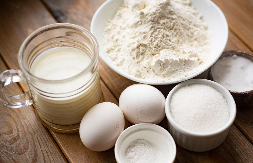 1. Этап. Хворост в духовке на кефире: Подготовьте все ингредиенты.