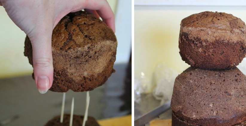 1. Этап. Торт на день рождения мальчику 4 года: Вставьте во второй корж несколько зубочисток. Прикрепите (насадите) на них третий корж, придайте ему форму при помощи ножа.