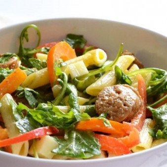 Зимний салат с колбасой