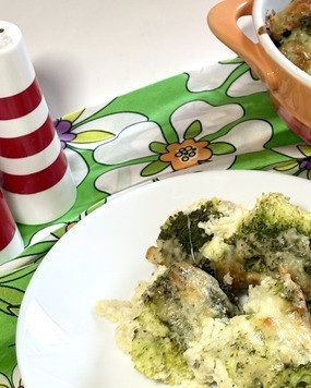 1. Этап. Запеканка с брокколи и творогом: При таком приготовлении брокколи остаётся немного хрустящей, если вы любите мягкую, советую отварить её 2-3 минуты.