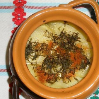 Картофель со сметаной в горшочках