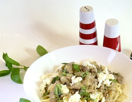 1. Этап. Белый соус болоньезе: Это очень вкусно!