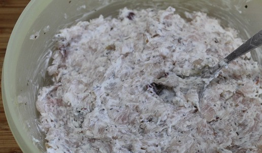 1. Этап. Пирожки закусочные с курицей: Хорошо перемешать.