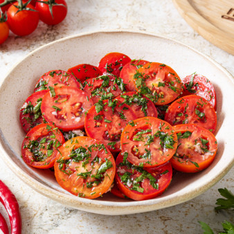 Острый салат из помидоров