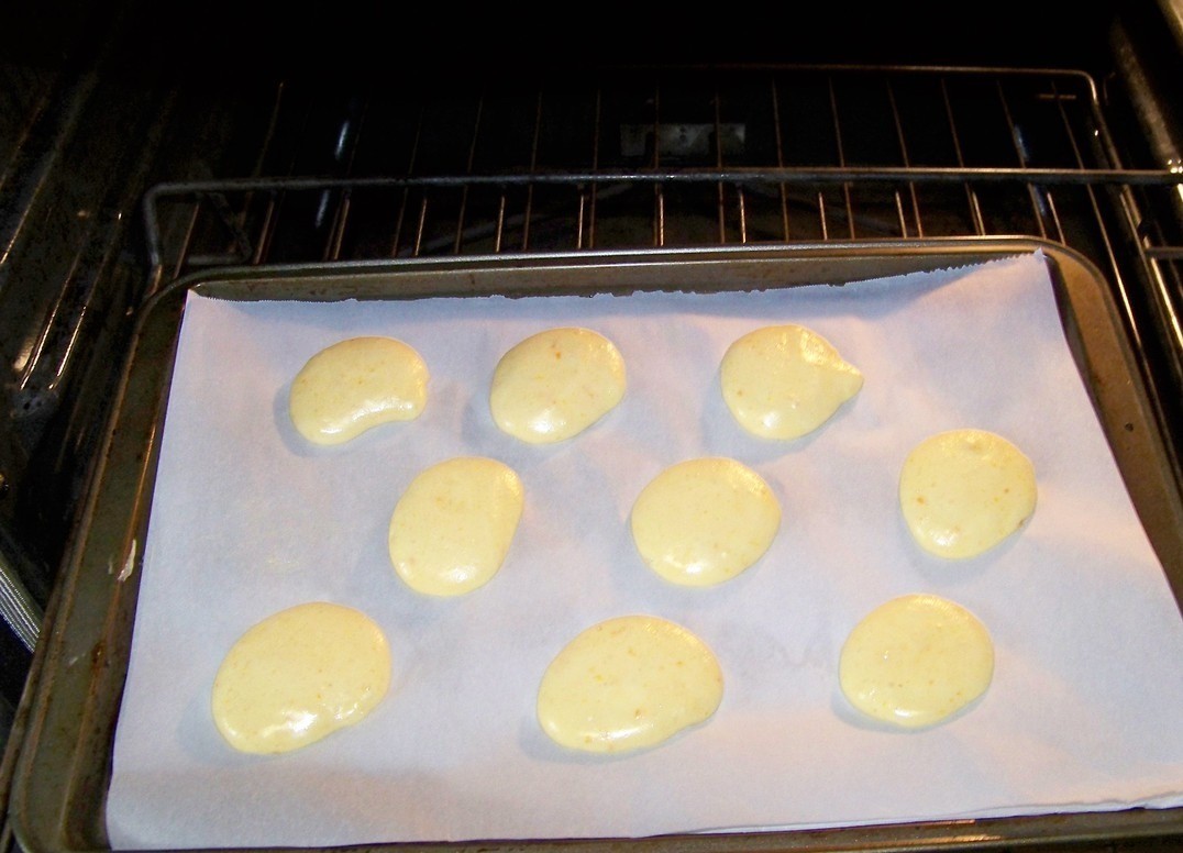 1. Stage. Cookies with jam and chocolate strips: The dough is ready.