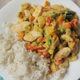 Курица с овощами и рисом