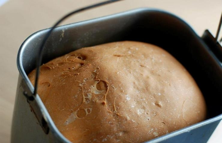 1. Этап. Белый хлеб в хлебопечке: Когда ваш вкусный и ароматный хлебушек будет готов, хлебопечь подаст вам сигнал.