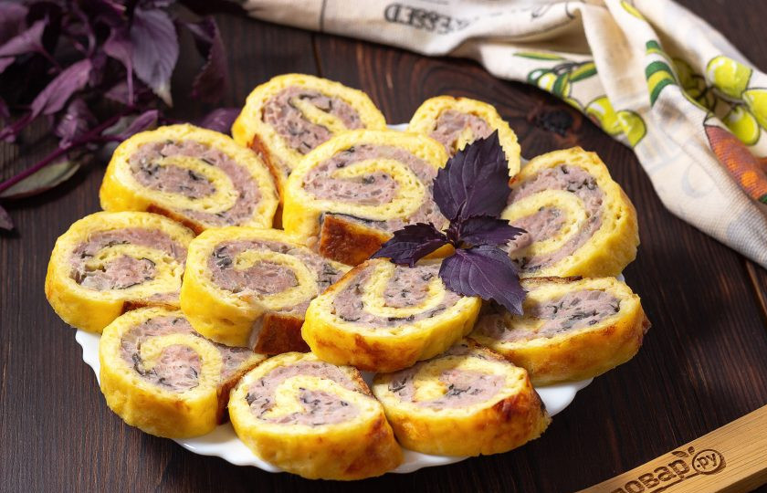 1. Этап. Яичный рулет со свининой и базиликом: Приятного аппетита!