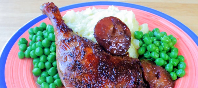 1. Этап. Ароматные хрустящие утиные ножки со сливами: 8. Ножки необходимо подавать со сливами и образовавшимся соусом. Приятного аппетита!