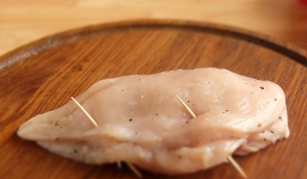 1. Этап. Нейжнейшее куриное филе в духовке: 4. Выложите в 