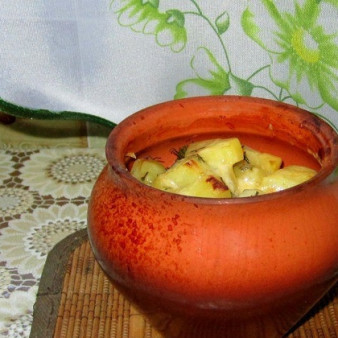 Вкусные горшочки со свининой