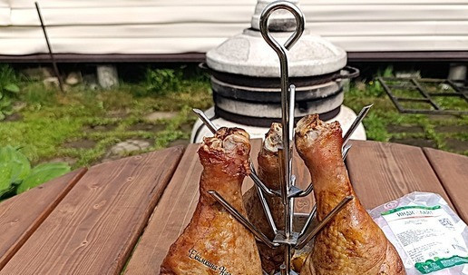 1. Этап. Голени индейки из тандыра: Снять с голеней фольгу и зарумянить еще 10 минут в тандыре. Вкусные, сочные, пропеченные, зарумяненные голени готовы!