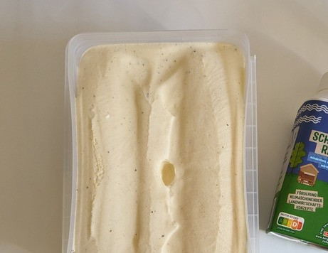 1. Этап. Десерт Аффогато 2: Мороженое понадобится ванильное, сливки жирные и охлаждённые.