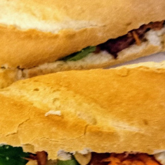 Бан Ми с мисо и арахисом