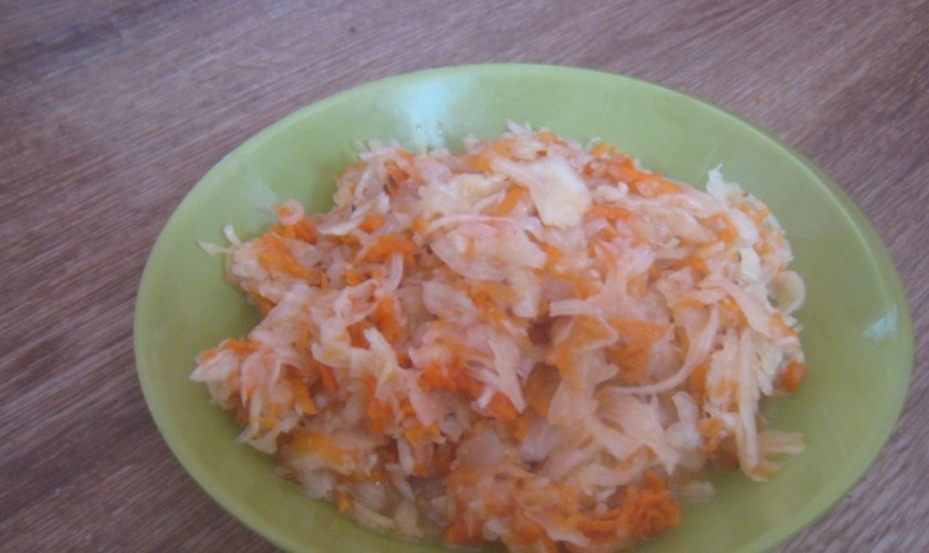 1. Этап. Капуста квашеная классическая: 4. Храним банки в погребе или в холодильнике. А подаем закуску охлажденной, с маслом и лучком. Вкусно!