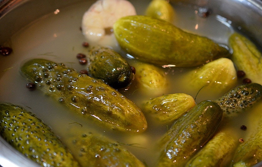 1. Этап. Огурцы соленые (без уксуса): 7. Вот так будут выглядеть огурцы спустя 3-4 суток.