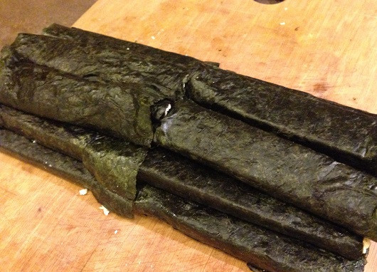 1. Этап. Вегетарианская рыба в кляре: Получаются такие трубочки.