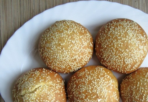 1. Этап. Чикенбургер с сыром и баклажанами: Выпекайте при 210*С около 20 минут до красивого колера. Остудите.