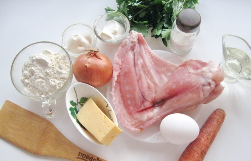 1. Этап. Заливной пирог с индейкой: Подготовьте ингредиенты для приготовления заливного пирога с индейкой.