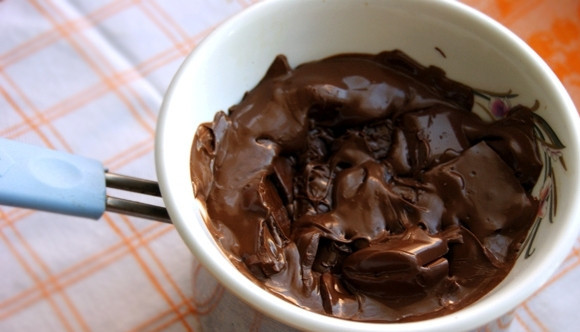 1. Этап. Торт Пирамида: Шоколад растопите на водяной бане.