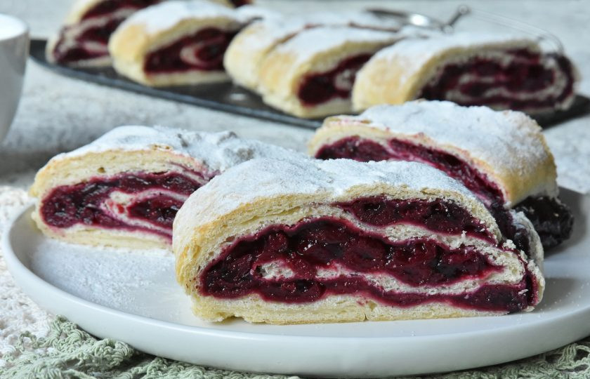 1. Этап. Штрудель с вишневой начинкой классический: Это безумно вкусно и невероятно просто!