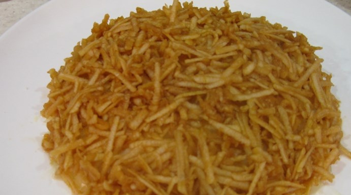 1. Этап. Салат Черепашка: Потом яблоки, снова майонез.