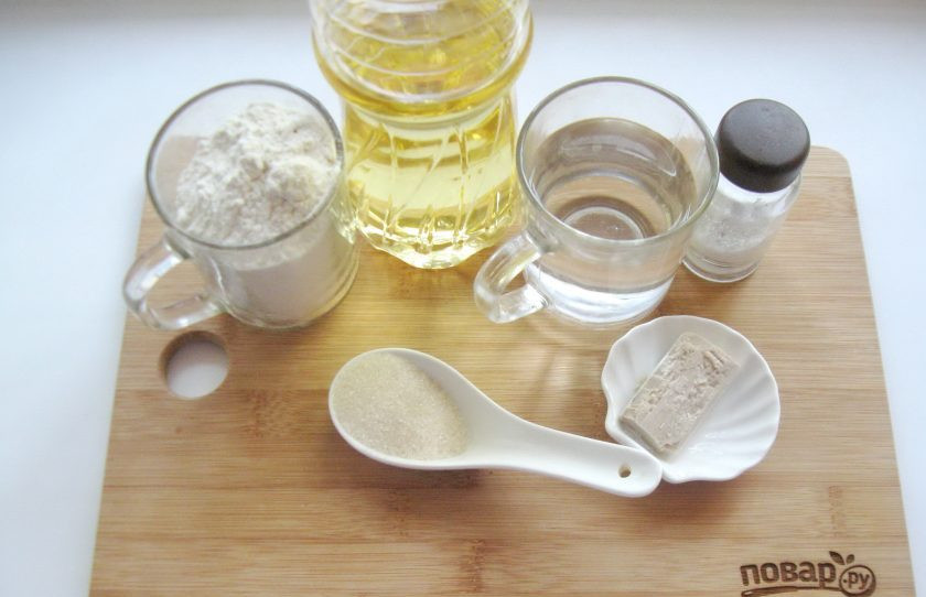 1. Этап. Саратовский калач: Подготовьте ингредиенты для приготовления калача.