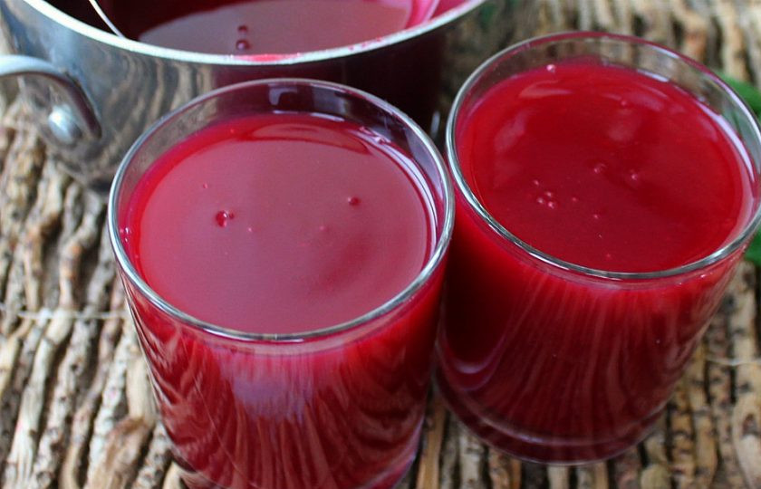 1. Этап. Кисель из замороженных ягод: Кисель готов, немного остужаем и наливаем в стаканы.