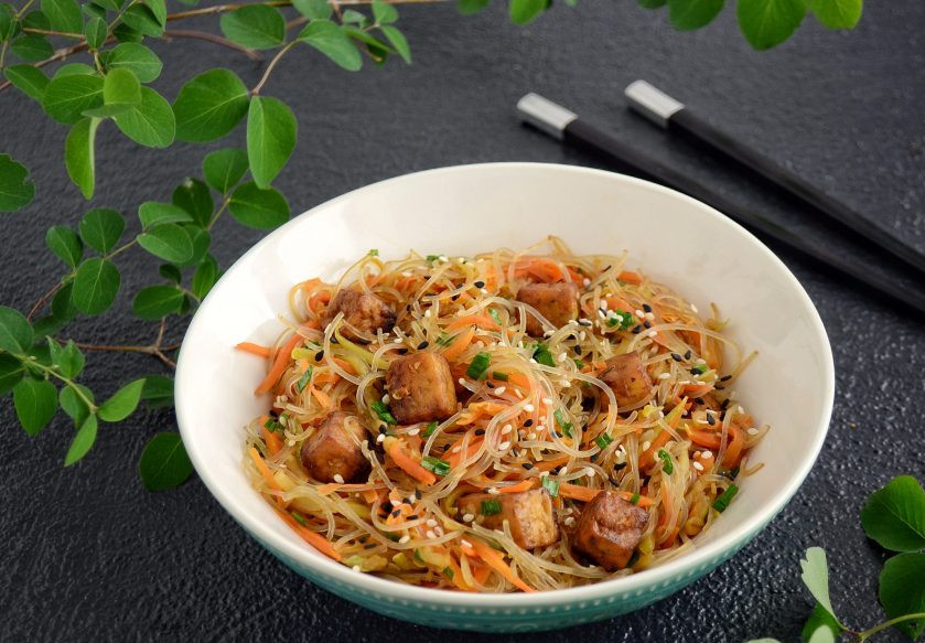 1. Этап. Фунчоза с тофу: Фунчозу с тофу готова, приятного аппетита!