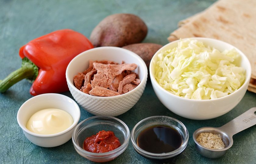 1. Этап. Шаурма с соевым мясом: Подготовьте все ингредиенты.