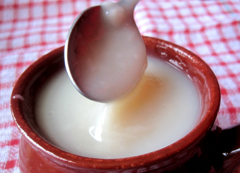 1. Этап. Овсяный кисель старинный: Когда кисель закипит, выключаем и оставляем доходить. Разливаем по мисочкам, можно по стаканам. Это и еда, и питье одновременно. По желанию можно добавить кусочек сливочного масла, пока кисель не остыл. Приятного аппетита!