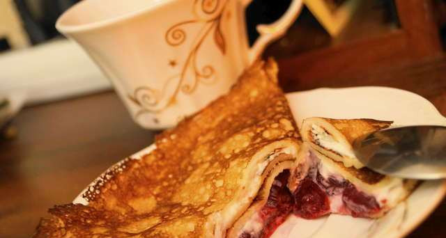 1. Этап. Блинчики с творогом и вишней: Приятного аппетита!