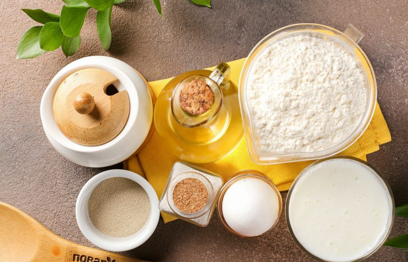 1. Этап. Пышные жареные пирожки на кефире с дрожжами: Подготовьте все ингредиенты.