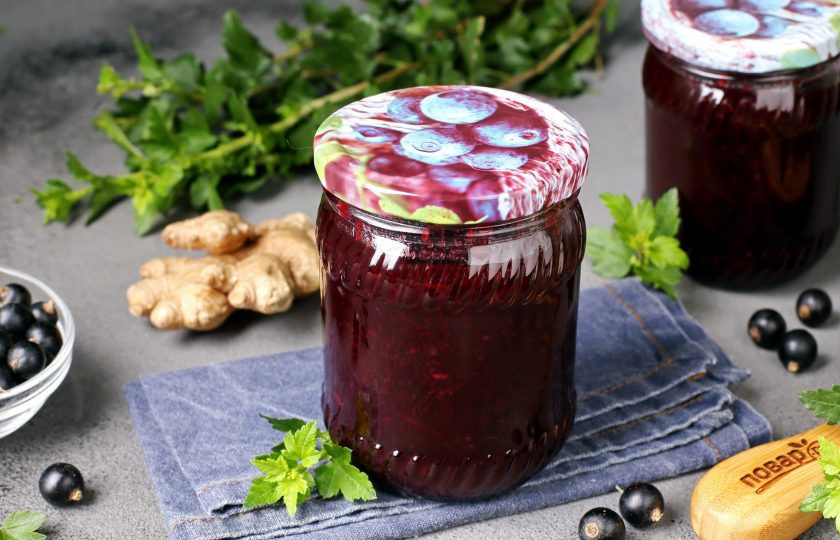1. Этап. Варенье из чёрной смородины с имбирём: Хранить такое лакомство можно в любом тёмном и прохладном месте. Приятного аппетита!