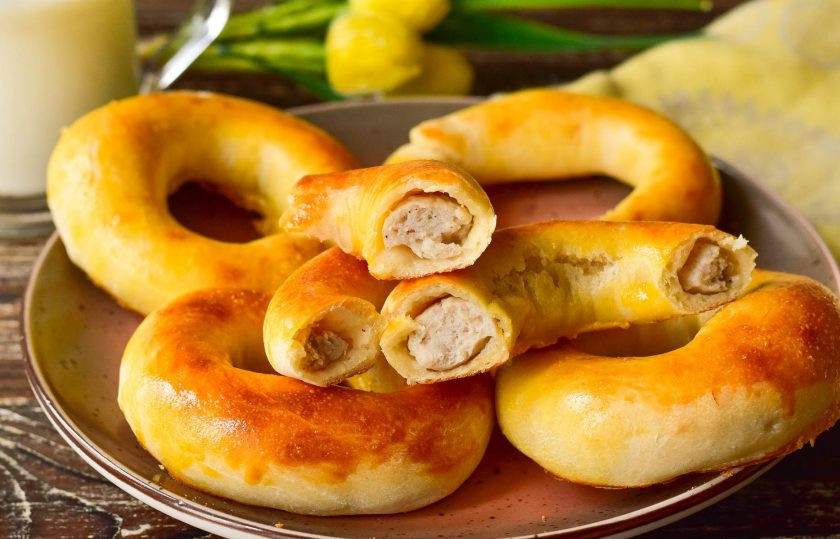 1. Этап. Мясные кольца в духовке: Готовую выпечку подайте к столу. Приятного аппетита!